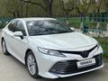 Toyota Camry 2019 года за 14 500 000 тг. в Атырау