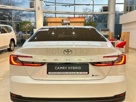 Toyota Camry Luxe eCVT 2025 года за 24 190 000 тг. в Алматы – фото 10