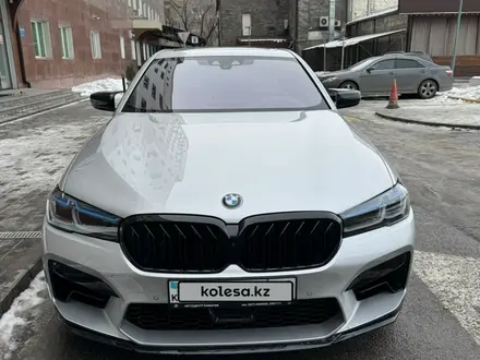 BMW 540 2017 года за 25 000 000 тг. в Алматы – фото 13