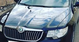 Skoda Superb 2011 года за 3 800 000 тг. в Жезказган