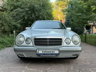 Mercedes-Benz E 320