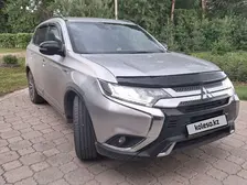 Mitsubishi Outlander, 2020