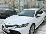 Toyota Camry 2018 года за 12 000 000 тг. в Атырау