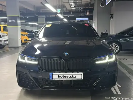 BMW 530 2023 года за 30 500 000 тг. в Астана – фото 2