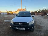 Toyota RAV4 2010 года за 7 450 000 тг. в Актобе – фото 2