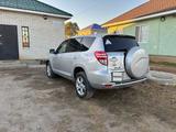 Toyota RAV4 2010 года за 7 450 000 тг. в Актобе – фото 5