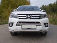 Накладка на решетку радиатора Hilux (2015-2020) за 62 000 тг. в Астана