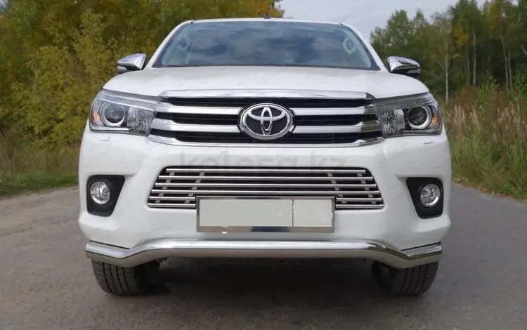 Накладка на решетку радиатора Hilux (2015-2020) за 62 000 тг. в Астана