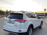 Toyota RAV4 2017 года за 14 500 000 тг. в Актобе – фото 5