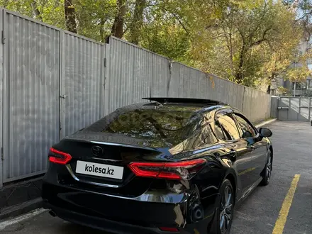 Toyota Camry 2023 года за 15 500 000 тг. в Актобе – фото 7