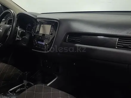 Mitsubishi Outlander 2017 года за 7 990 000 тг. в Алматы – фото 17