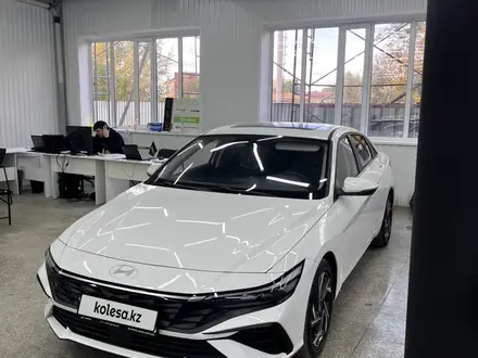 Hyundai Elantra 2024 года за 9 350 000 тг. в Астана – фото 3