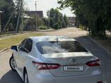 Toyota Camry 2019 года за 9 700 000 тг. в Костанай – фото 3