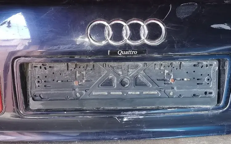 Крышка багажника на Audi A8 Quattroүшін23 000 тг. в Алматы