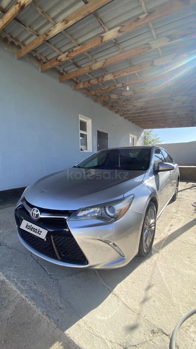 Toyota Camry 2015 г.