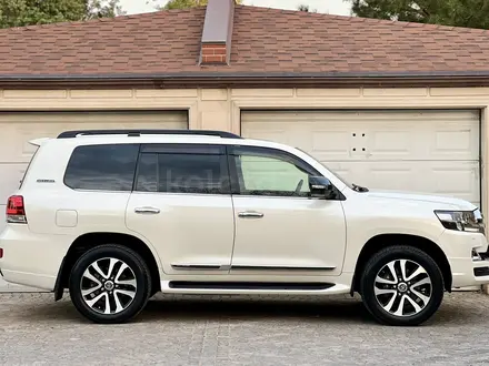 Toyota Land Cruiser 2017 года за 34 500 000 тг. в Алматы – фото 10