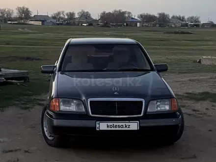 Mercedes-Benz C 200 1994 года за 2 200 000 тг. в Астана