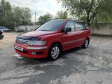 Mitsubishi Space Wagon 1999 года за 2 700 000 тг. в Тараз