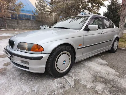 BMW 325 2001 года за 4 500 000 тг. в Алматы