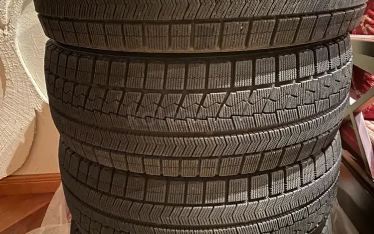 Шины 225/45/R18 Bridgestone (Япония) б/у 4 шт. за 160 000 тг. в Нур-Султан (Астана)