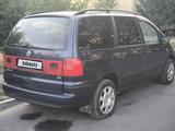 Volkswagen Sharan 2001 года за 2 650 000 тг. в Алматы – фото 5