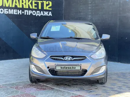 Hyundai Solaris 2012 года за 4 200 000 тг. в Актау – фото 2