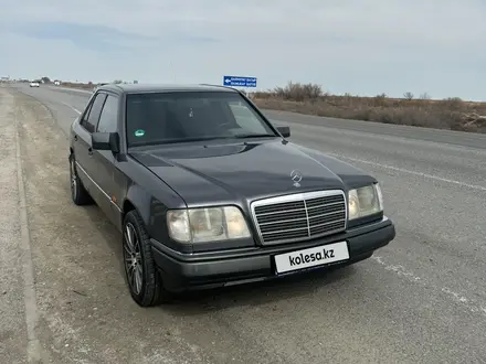 Mercedes-Benz E 220 1995 года за 3 500 000 тг. в Кызылорда – фото 2