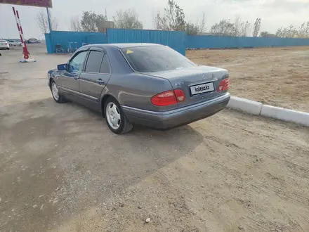 Mercedes-Benz E 280 1997 года за 4 000 000 тг. в Астана – фото 3