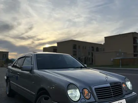 Mercedes-Benz E 280 1998 года за 4 500 000 тг. в Шымкент – фото 2