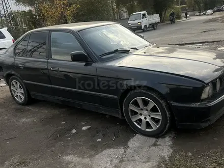 BMW 525 1992 года за 900 000 тг. в Алматы – фото 2