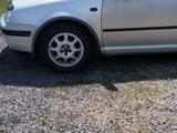 Volkswagen Golf 1998 года за 1 550 000 тг. в Аксу