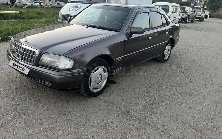 Mercedes-Benz C 180 1993 годаfor1 500 000 тг. в Усть-Каменогорск