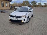 Kia Rio 2021 года за 6 800 000 тг. в Уральск – фото 4
