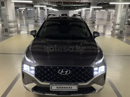 Hyundai Santa Fe 2022 года за 18 000 000 тг. в Астана
