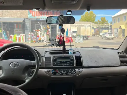 Toyota Camry 2003 года за 3 500 000 тг. в Уральск – фото 7