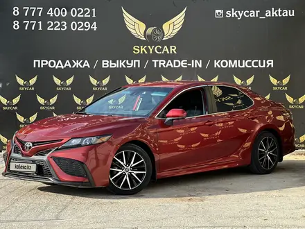 Toyota Camry 2021 года за 13 200 000 тг. в Актау – фото 2