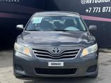 Toyota Camry 2010 года за 7 500 000 тг. в Актобе – фото 2