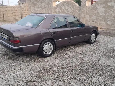 Mercedes-Benz E 220 1993 года за 2 500 000 тг. в Шымкент – фото 5