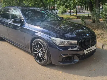 BMW 740 2016 года за 21 000 000 тг. в Алматы – фото 4