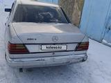 Mercedes-Benz E 200 1993 года за 1 600 000 тг. в Сатпаев – фото 4