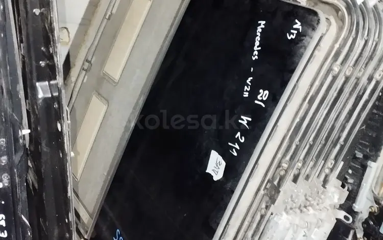 Mercedes-benz е-класс w211 стекло Люка моторчик Люка б/у оригинал 02-09 го за 20 000 тг. в Алматы