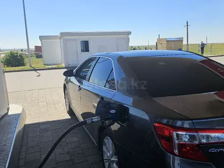 Toyota Camry 2013 года за 8 500 000 тг. в Астана – фото 2