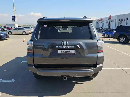 Toyota 4Runner 2016 года за 11 640 000 тг. в Алматы – фото 3