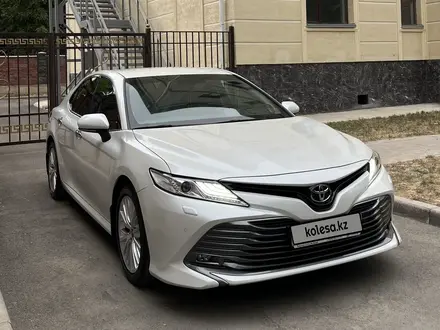 Toyota Camry 2019 года за 15 500 000 тг. в Шымкент – фото 3