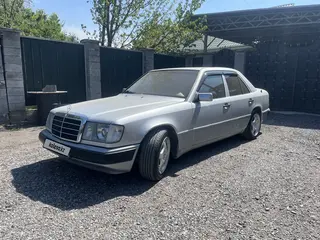 Mercedes-Benz E 230