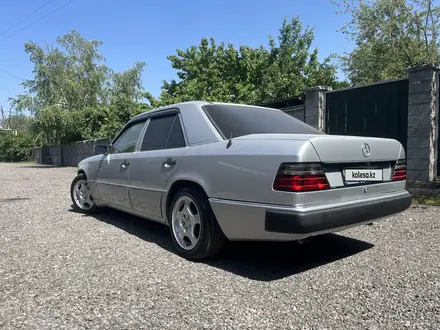 Mercedes-Benz E 230 1991 года за 2 555 000 тг. в Алматы – фото 2