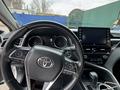 Toyota Camry 2021 годаүшін15 500 000 тг. в Атырау – фото 11