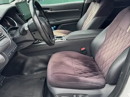Toyota Camry 2021 года за 15 500 000 тг. в Атырау – фото 5