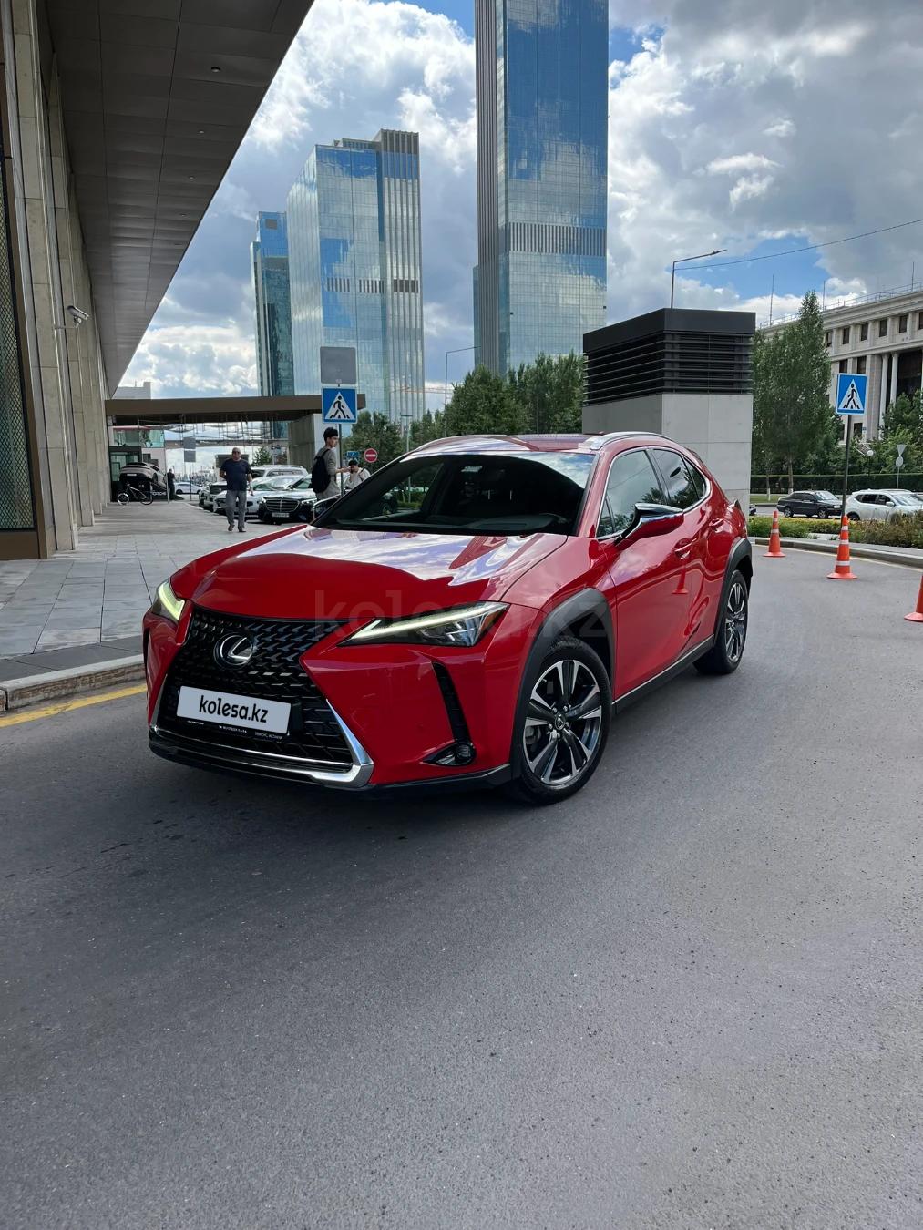 Lexus UX 200 2019 г.