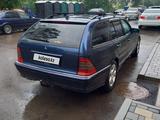 Mercedes-Benz C 200 2000 года за 2 700 000 тг. в Алматы